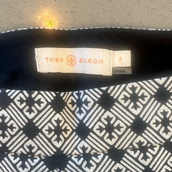 Tory Burch Women's Black & White Geometric Side Zip Ankle Pants Size 4 - Picture 4 of 10